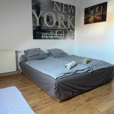 Hotello Apartmanhaz Es Panzio 절러에게르세그 외부 사진