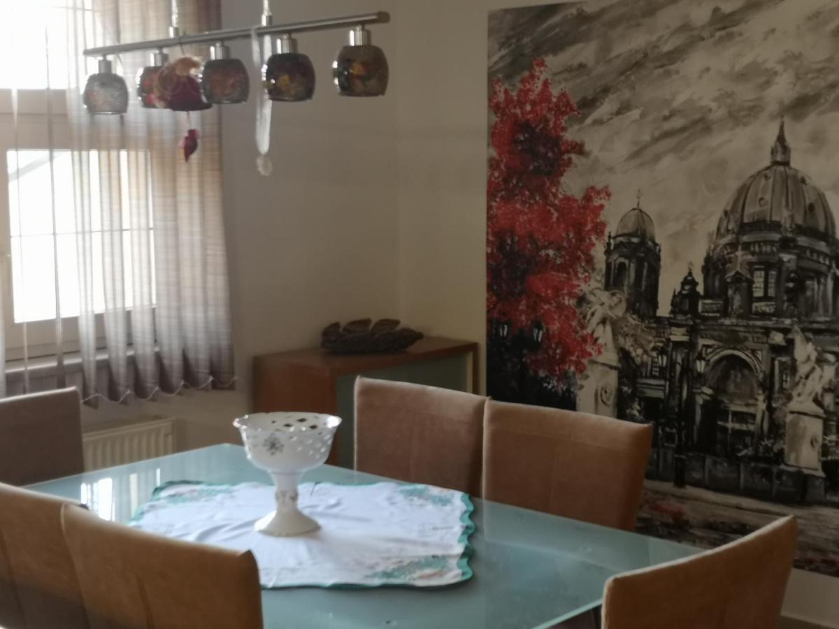 Hotello Apartmanhaz Es Panzio 절러에게르세그 외부 사진