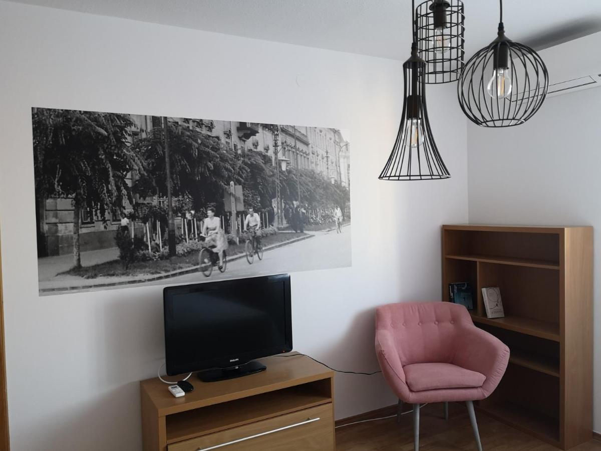 Hotello Apartmanhaz Es Panzio 절러에게르세그 외부 사진