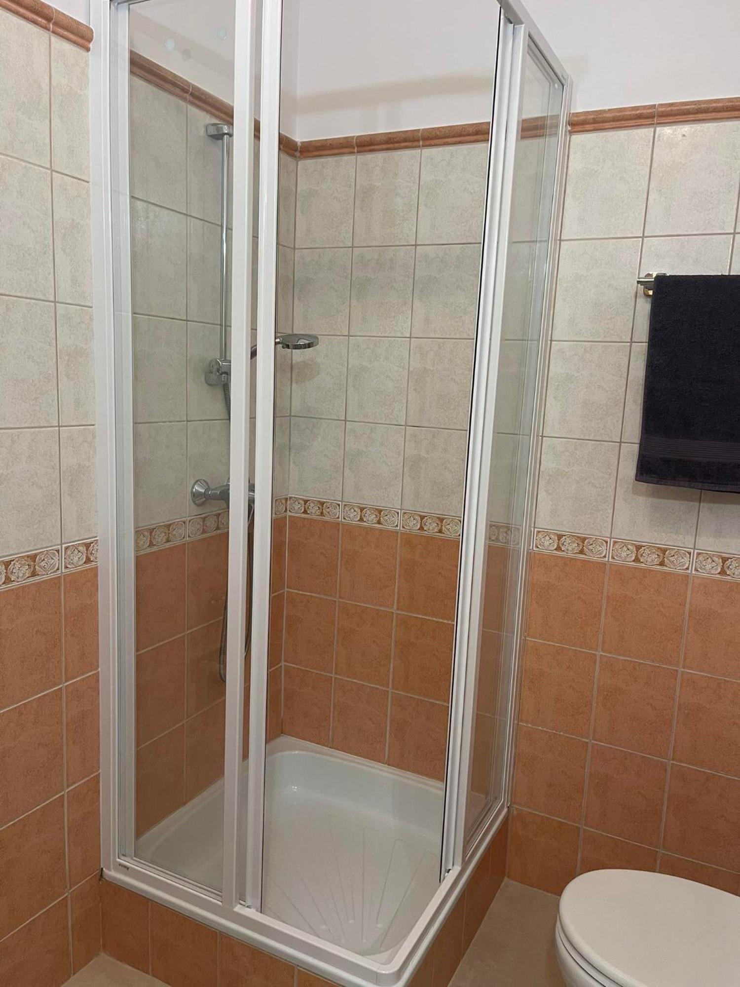 Hotello Apartmanhaz Es Panzio 절러에게르세그 외부 사진