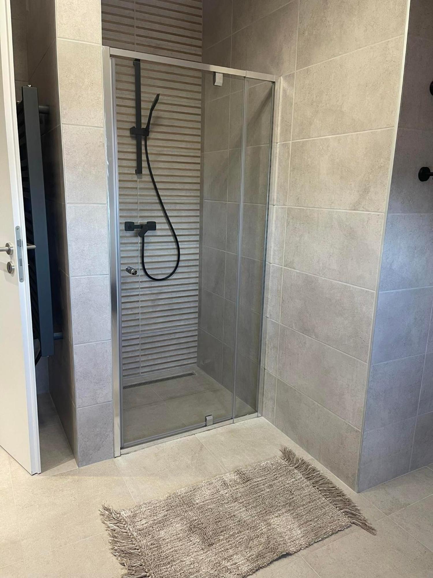 Hotello Apartmanhaz Es Panzio 절러에게르세그 외부 사진