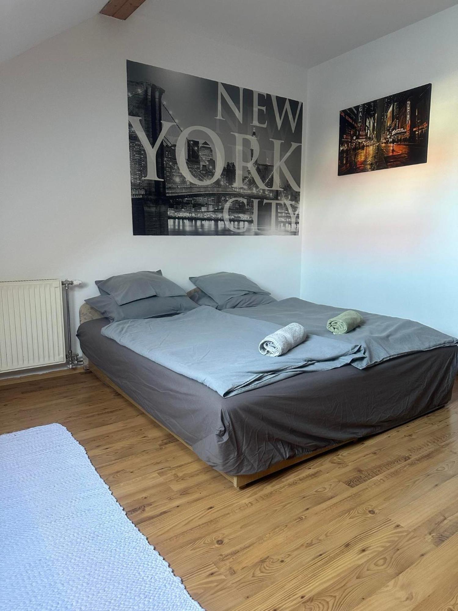 Hotello Apartmanhaz Es Panzio 절러에게르세그 외부 사진